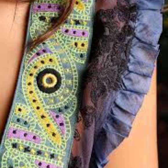 Free People Embroidered V-Neck tunic szM - Picture 9 of 9